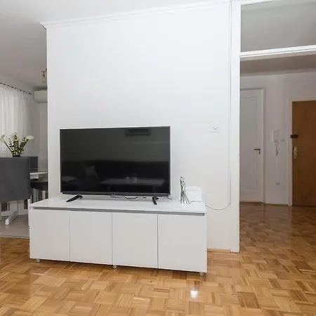 Lily Apartment Makarska