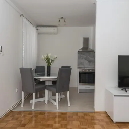 Apartment Lily Makarska