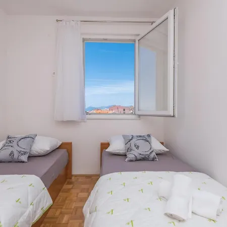 Lily Apartment *