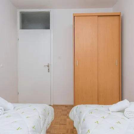 Lily Apartment